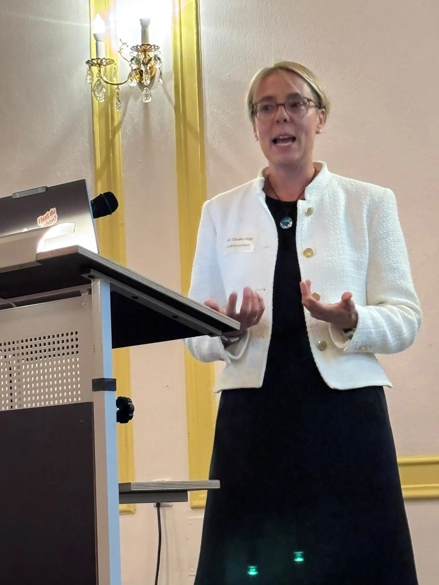 Dr. Claudia Häpp während ihrer Keynote zu moderner Führung